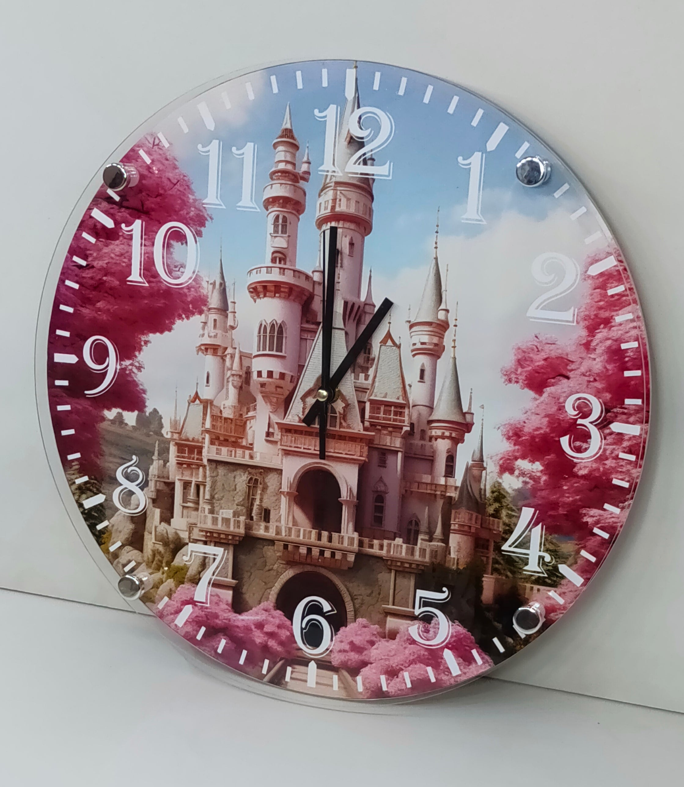 ساعة حائط عصرية