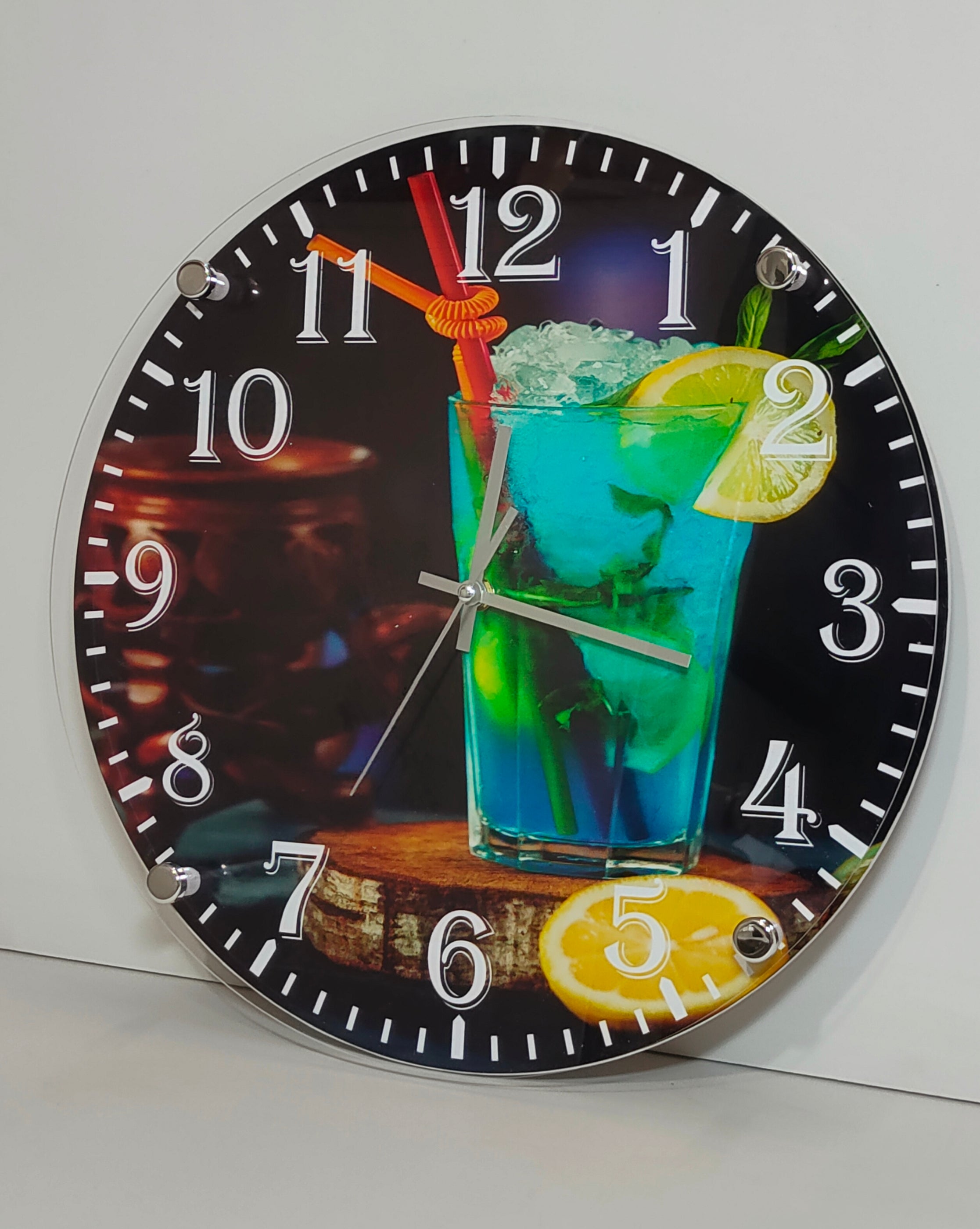 ساعة حائط عصرية