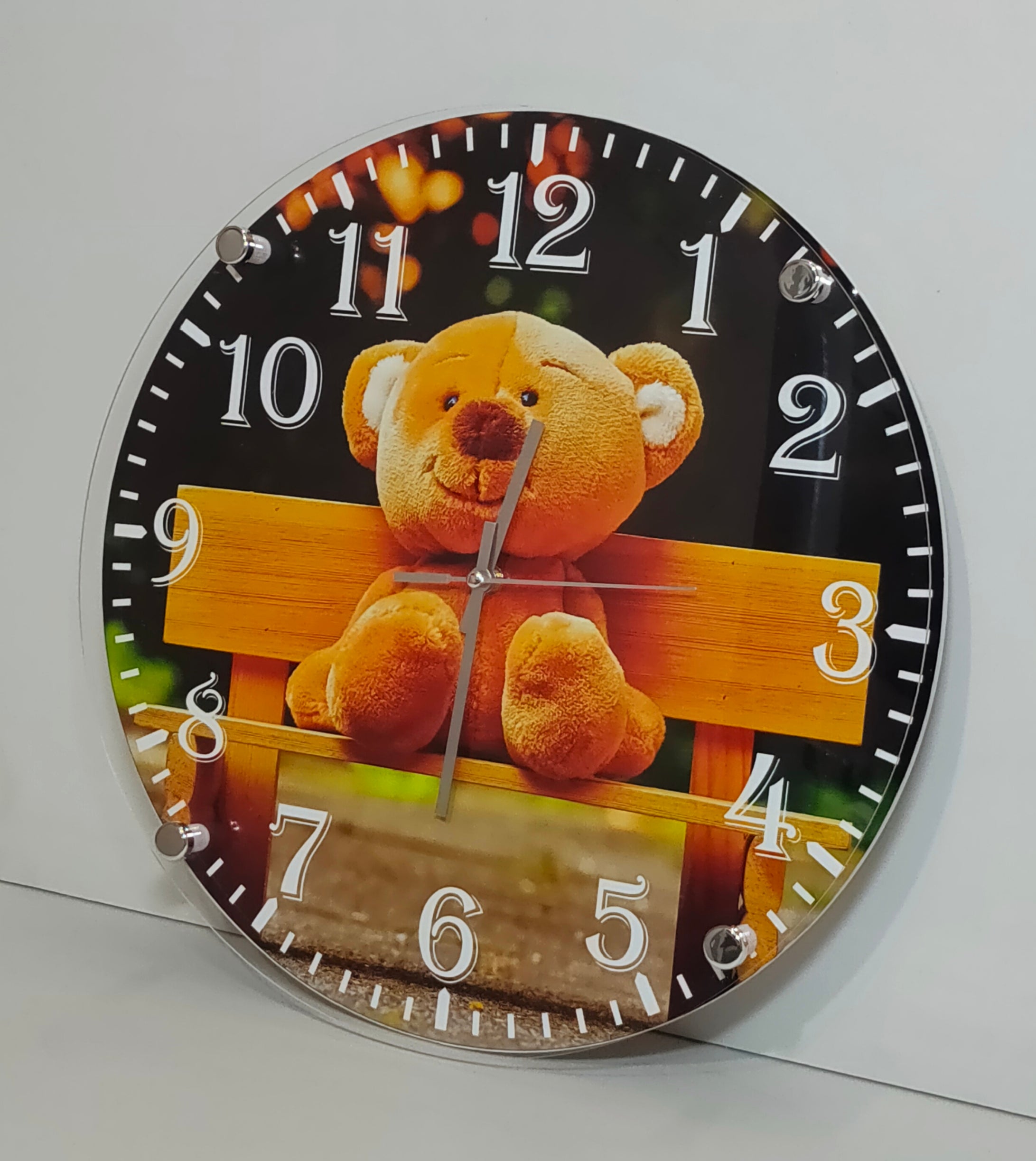 ساعة حائط عصرية